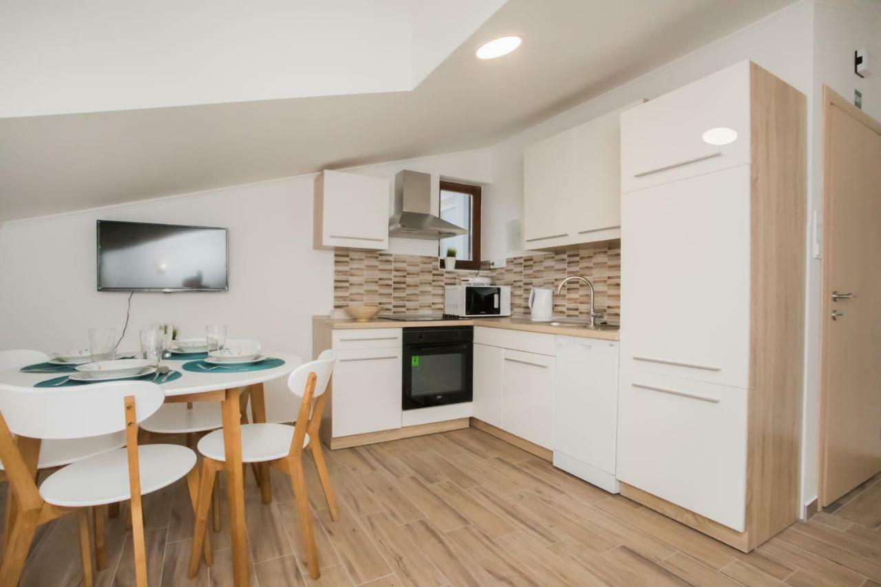 שיבניק Apartments Tonka מראה חיצוני תמונה
