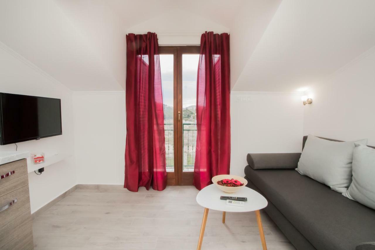 שיבניק Apartments Tonka מראה חיצוני תמונה