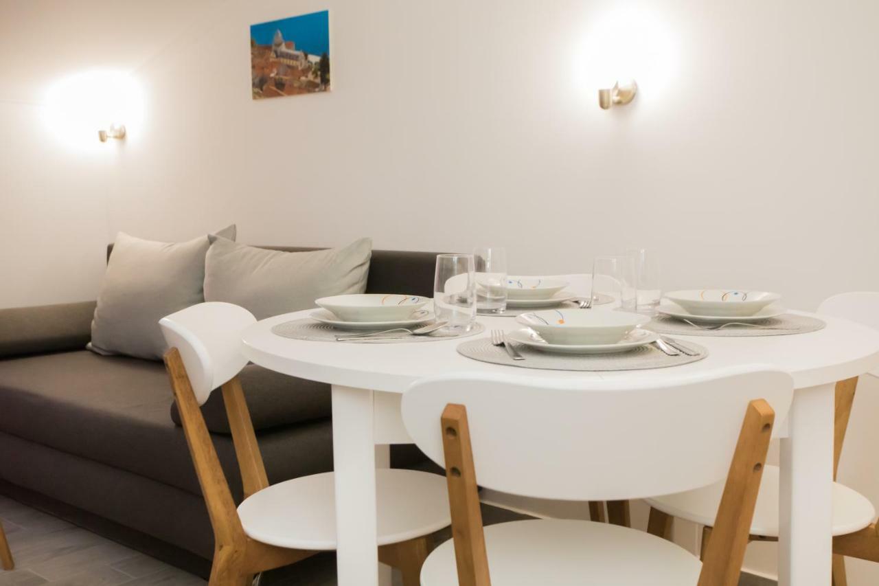 שיבניק Apartments Tonka מראה חיצוני תמונה