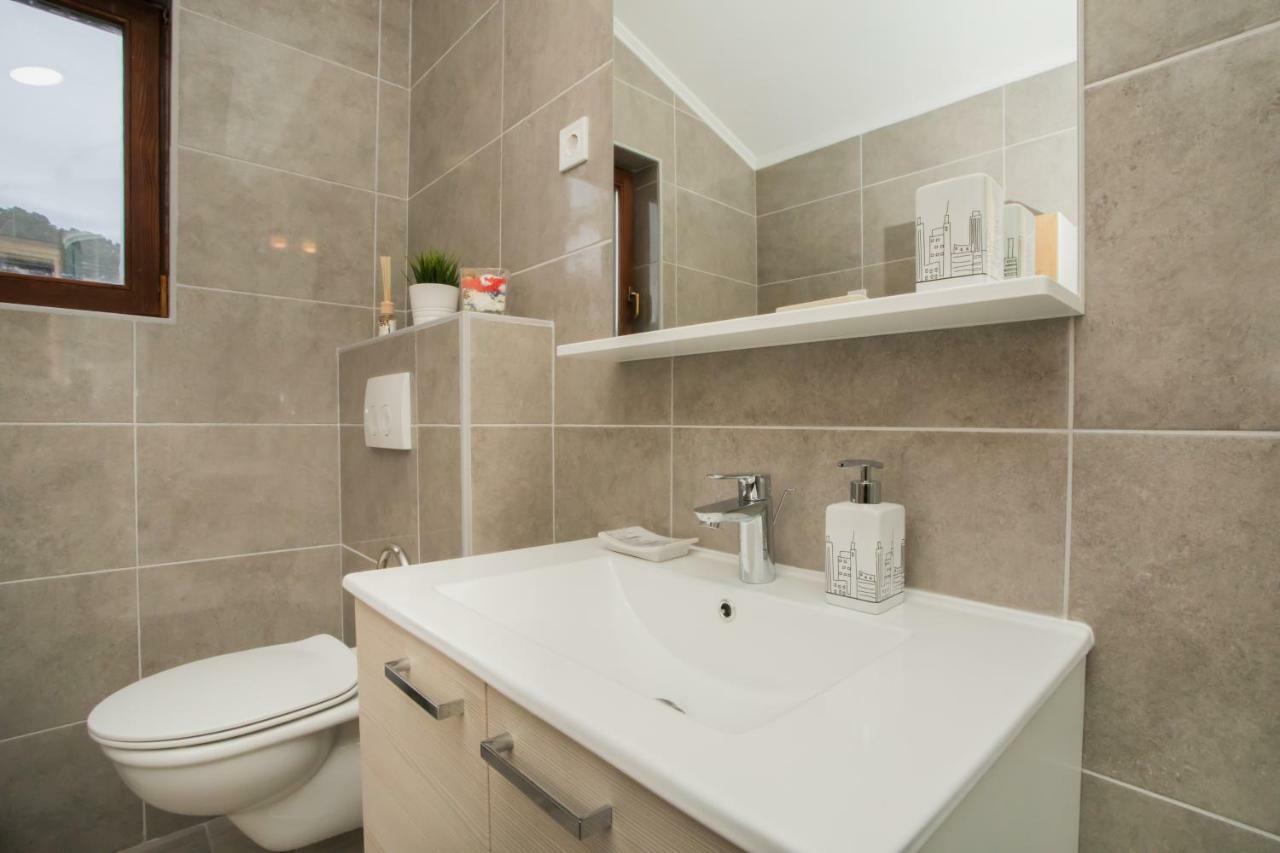 שיבניק Apartments Tonka מראה חיצוני תמונה