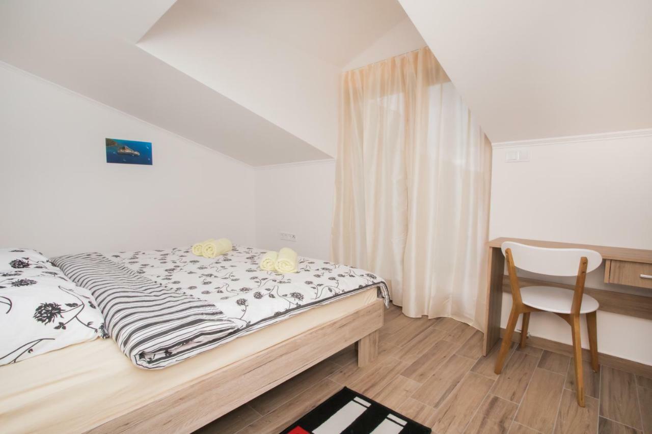 שיבניק Apartments Tonka מראה חיצוני תמונה