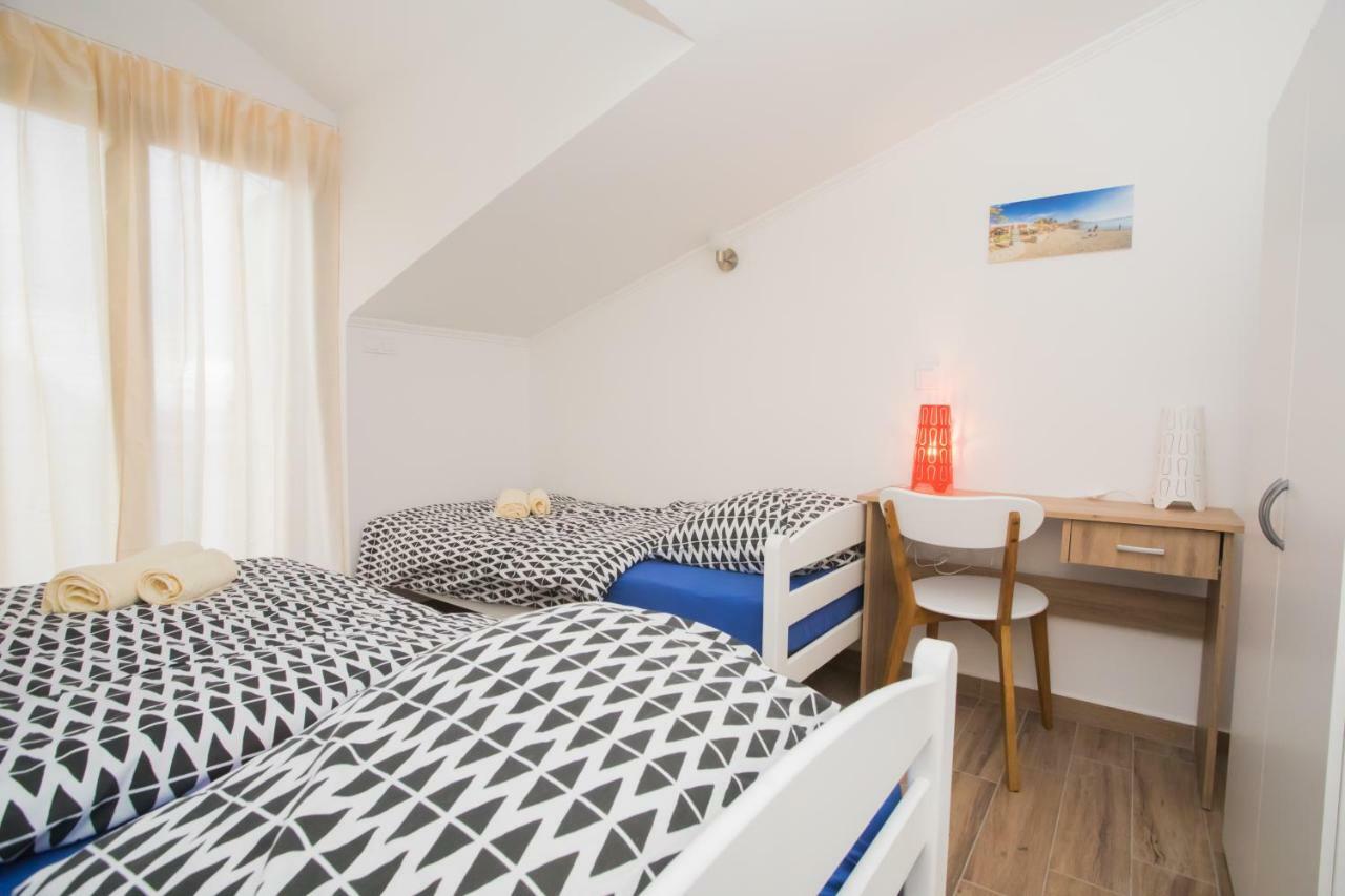 שיבניק Apartments Tonka מראה חיצוני תמונה