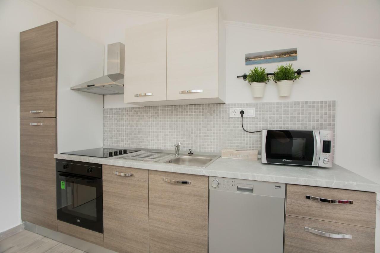שיבניק Apartments Tonka מראה חיצוני תמונה