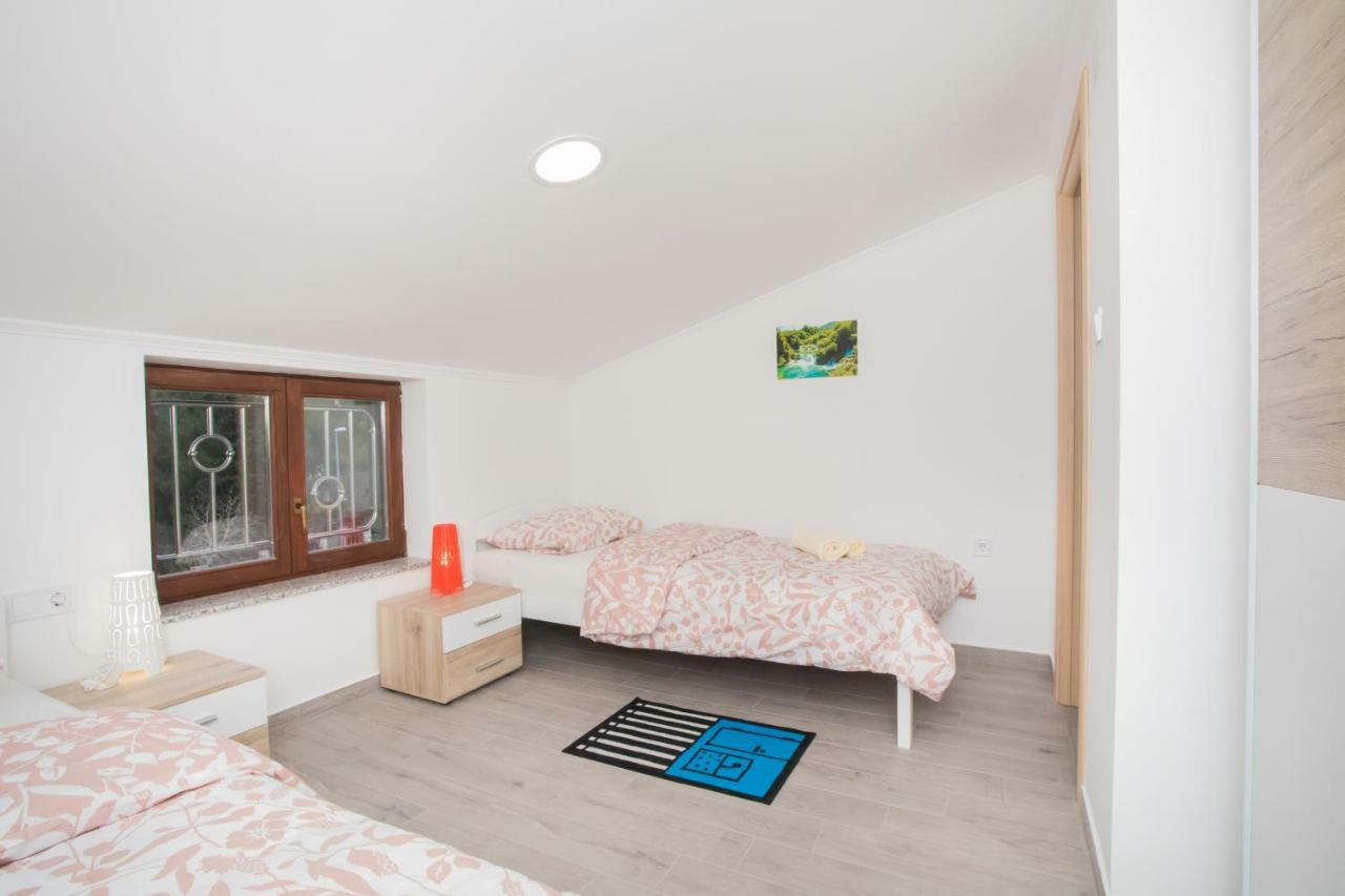 שיבניק Apartments Tonka מראה חיצוני תמונה